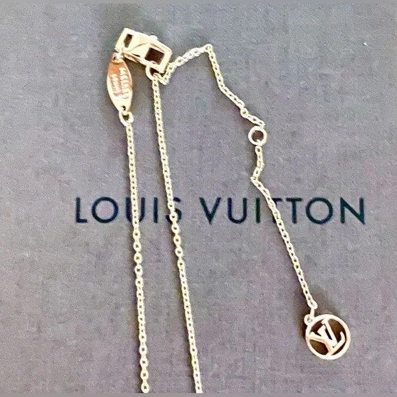 Louis Vuitton Color Blossom BB Mother Of Pearl Diamond Star Pendant in 18K RG - Picture 14 of 16
